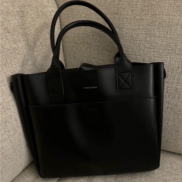 Claudia Canova Single Pocket Tote in Black - Picture 3 of 3